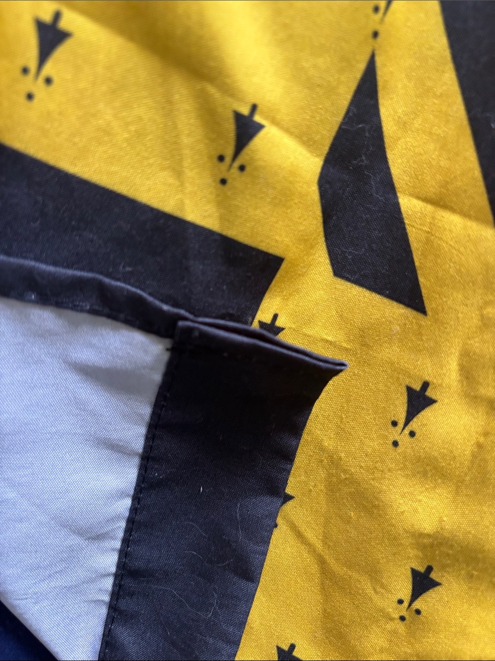 Harry Potter Hufflepuff Tank Top Gray and Yellow W/ Banner Flag - Picture 8 of 8